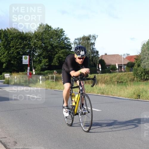 25.08.2024 - Elbe Triathlon Hamburg Fuchs,  Jonas http://msf.ph/oto/6865509 25.08.2024 09:24:13 Radfahren 76, 74, 117, 283, 97, 174 meine-sportfotos.de