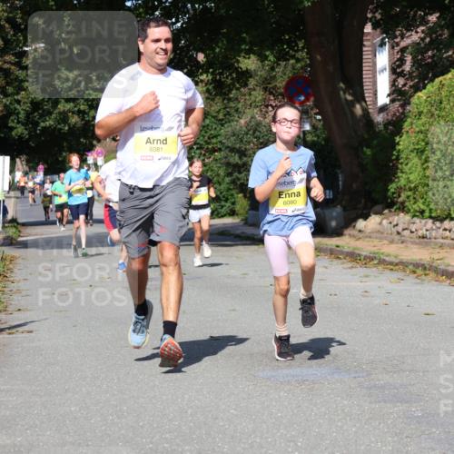 25.08.2024 - 20. Blankeneser Heldenlauf Strokosch-Dieckow http://msf.ph/oto/6865604 25.08.2024 10:27:07 Ziel 6080, 6081, 6135, 6250, 6335, 6526 meine-sportfotos.de