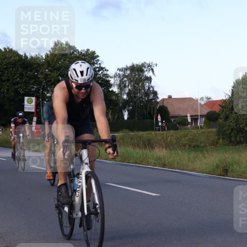 25.08.2024 - Elbe Triathlon Hamburg Fuchs,  Jonas http://msf.ph/oto/6865886 25.08.2024 09:24:49 Radfahren 160, 261, 248, 349, 236, 262, 414, 338, 237, 408 meine-sportfotos.de