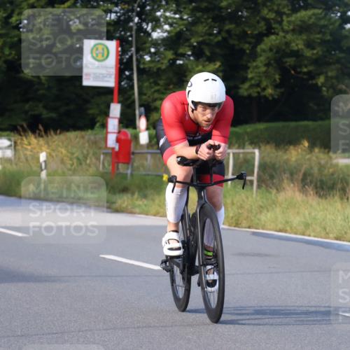 25.08.2024 - Elbe Triathlon Hamburg Fuchs,  Jonas http://msf.ph/oto/6866019 25.08.2024 09:25:08 Radfahren 220, 110, 95, 87, 303, 426 meine-sportfotos.de