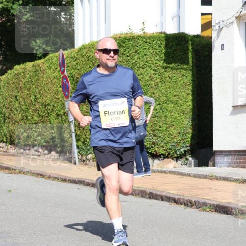 25.08.2024 - 20. Blankeneser Heldenlauf Strokosch-Dieckow http://msf.ph/oto/6866129 25.08.2024 10:27:45 Ziel 6010, 6015, 6299, 6318 meine-sportfotos.de