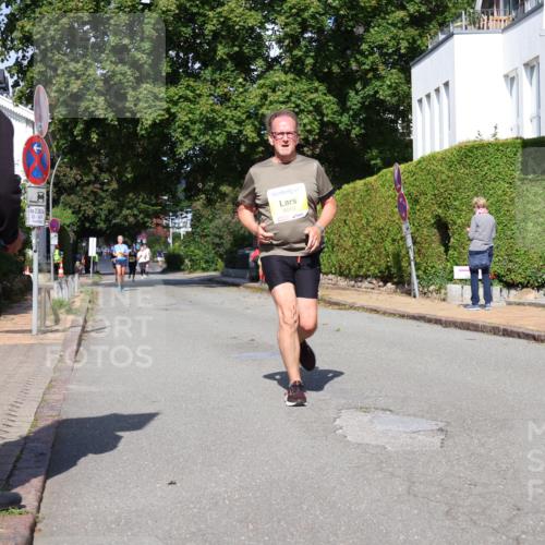 25.08.2024 - 20. Blankeneser Heldenlauf Strokosch-Dieckow http://msf.ph/oto/6866178 25.08.2024 10:27:47 Ziel 6015, 6299, 6318 meine-sportfotos.de