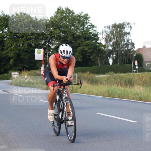 25.08.2024 - Elbe Triathlon Hamburg Fuchs,  Jonas http://msf.ph/oto/6866206 25.08.2024 09:25:28 Radfahren 121, 122, 58, 363, 284 meine-sportfotos.de