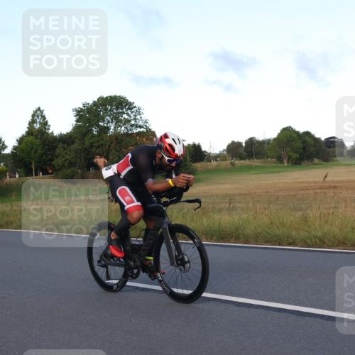 25.08.2024 - Elbe Triathlon Hamburg Fuchs,  Jonas http://msf.ph/oto/6866227 25.08.2024 09:25:29 Radfahren 121, 122, 58, 363, 284 meine-sportfotos.de