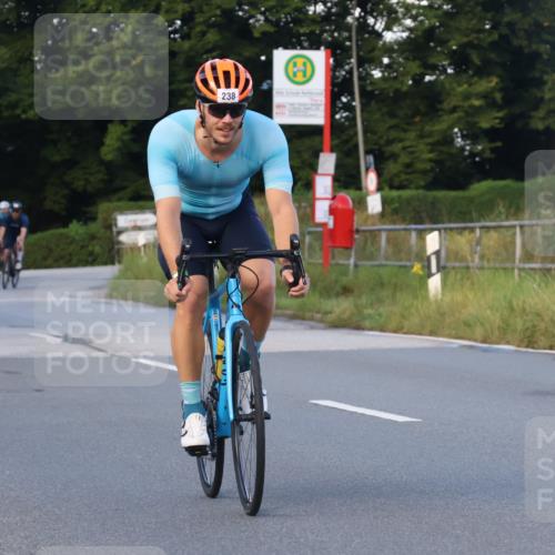 25.08.2024 - Elbe Triathlon Hamburg Fuchs,  Jonas http://msf.ph/oto/6866336 25.08.2024 09:25:53 Radfahren 77, 238, 210, 230 meine-sportfotos.de
