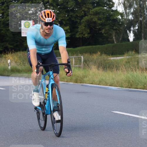 25.08.2024 - Elbe Triathlon Hamburg Fuchs,  Jonas http://msf.ph/oto/6866343 25.08.2024 09:25:53 Radfahren 77, 238, 210, 230 meine-sportfotos.de