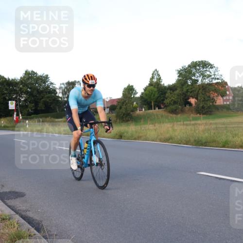 25.08.2024 - Elbe Triathlon Hamburg Fuchs,  Jonas http://msf.ph/oto/6866355 25.08.2024 09:25:54 Radfahren 77, 238, 210, 230, 202, 166 meine-sportfotos.de