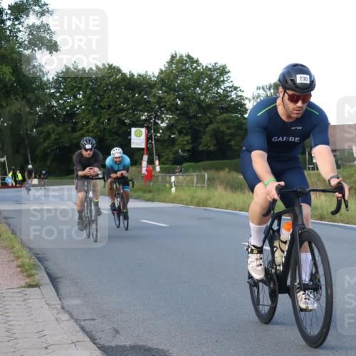 25.08.2024 - Elbe Triathlon Hamburg Fuchs,  Jonas http://msf.ph/oto/6866410 25.08.2024 09:26:00 Radfahren 210, 230, 202, 166, 222 meine-sportfotos.de