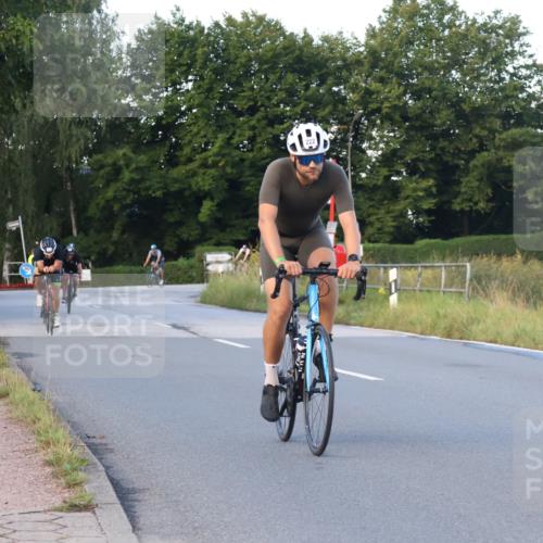 25.08.2024 - Elbe Triathlon Hamburg Fuchs,  Jonas http://msf.ph/oto/6866450 25.08.2024 09:26:05 Radfahren 230, 202, 166, 222, 158, 61, 252, 390 meine-sportfotos.de