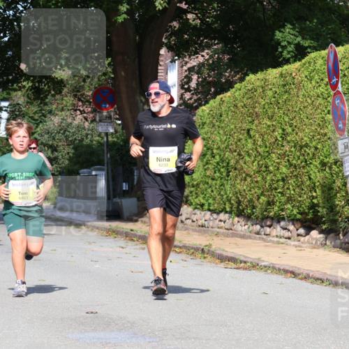 25.08.2024 - 20. Blankeneser Heldenlauf Strokosch-Dieckow http://msf.ph/oto/6866512 25.08.2024 10:28:17 Ziel 6007, 6463, 6510, 6518 meine-sportfotos.de