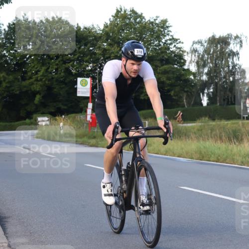 25.08.2024 - Elbe Triathlon Hamburg Fuchs,  Jonas http://msf.ph/oto/6866542 25.08.2024 09:26:15 Radfahren 252, 390, 52, 285, 318, 54 meine-sportfotos.de