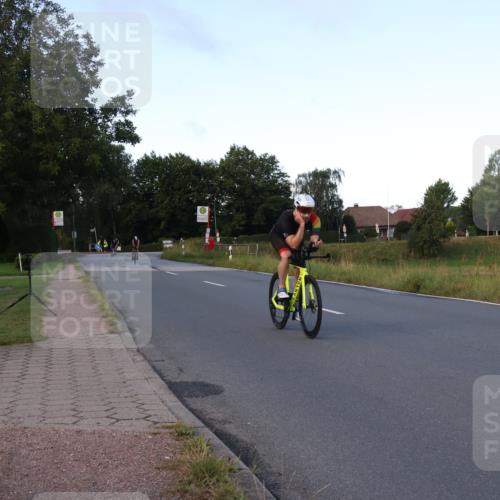25.08.2024 - Elbe Triathlon Hamburg Fuchs,  Jonas http://msf.ph/oto/6866578 25.08.2024 09:26:19 Radfahren 285, 318, 54, 83, 194, 217 meine-sportfotos.de