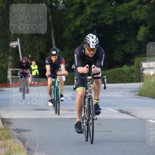 25.08.2024 - Elbe Triathlon Hamburg Fuchs,  Jonas http://msf.ph/oto/6866660 25.08.2024 09:26:27 Radfahren 83, 194, 217, 244, 193, 293, 239 meine-sportfotos.de