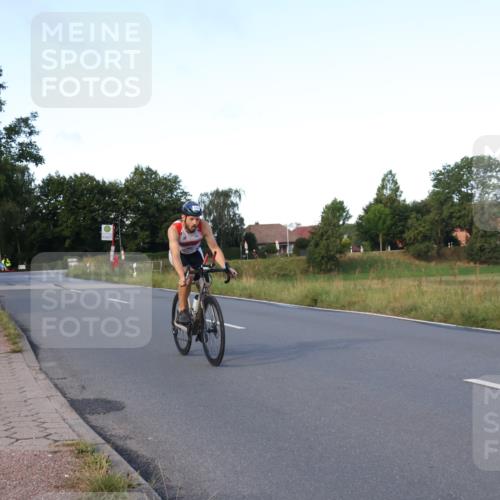 25.08.2024 - Elbe Triathlon Hamburg Fuchs,  Jonas http://msf.ph/oto/6866725 25.08.2024 09:26:37 Radfahren 370 meine-sportfotos.de