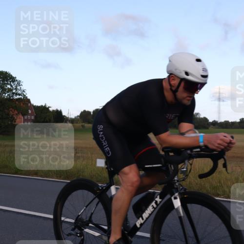 25.08.2024 - Elbe Triathlon Hamburg Fuchs,  Jonas http://msf.ph/oto/6866799 25.08.2024 09:26:54 Radfahren 185, 409, 282 meine-sportfotos.de