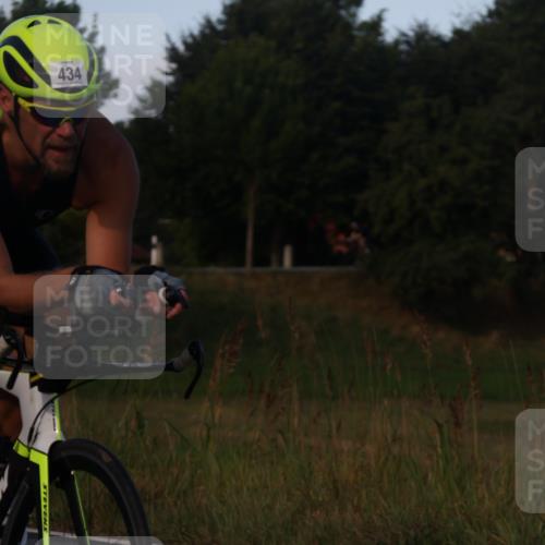 25.08.2024 - Elbe Triathlon Hamburg Fuchs,  Jonas http://msf.ph/oto/6866920 25.08.2024 09:27:22 Radfahren 235, 434, 387, 403 meine-sportfotos.de