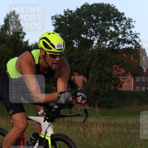 25.08.2024 - Elbe Triathlon Hamburg Fuchs,  Jonas http://msf.ph/oto/6866923 25.08.2024 09:27:22 Radfahren 235, 434, 387, 403 meine-sportfotos.de