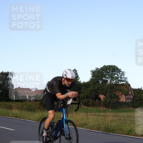 25.08.2024 - Elbe Triathlon Hamburg Fuchs,  Jonas http://msf.ph/oto/6866949 25.08.2024 09:27:26 Radfahren 434, 387, 403 meine-sportfotos.de