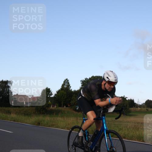 25.08.2024 - Elbe Triathlon Hamburg Fuchs,  Jonas http://msf.ph/oto/6866953 25.08.2024 09:27:26 Radfahren 434, 387, 403 meine-sportfotos.de