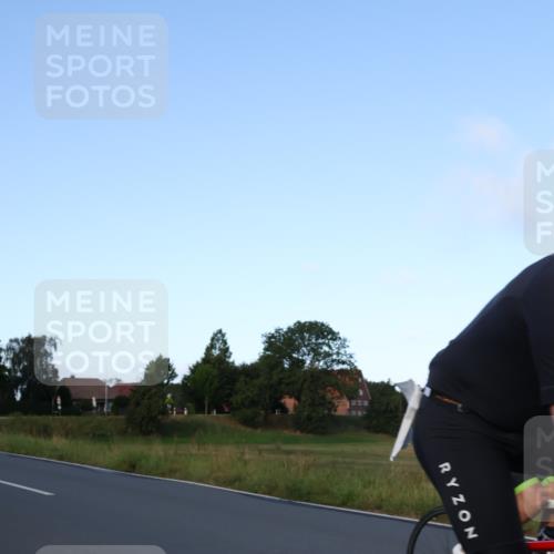 25.08.2024 - Elbe Triathlon Hamburg Fuchs,  Jonas http://msf.ph/oto/6867067 25.08.2024 09:28:02 Radfahren 141, 41, 233, 150, 69, 207 meine-sportfotos.de