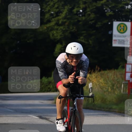 25.08.2024 - Elbe Triathlon Hamburg Fuchs,  Jonas http://msf.ph/oto/6867140 25.08.2024 09:28:12 Radfahren 69, 207, 435, 417, 55, 270, 358 meine-sportfotos.de