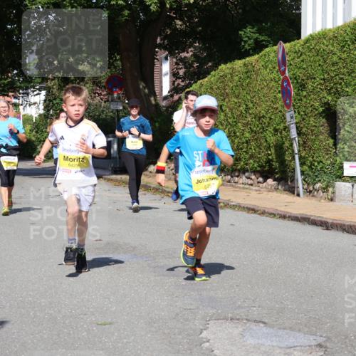 25.08.2024 - 20. Blankeneser Heldenlauf Strokosch-Dieckow http://msf.ph/oto/6867162 25.08.2024 10:28:51 Ziel 6038, 6152, 6272, 6296, 6357, 6429, 6466, 6493 meine-sportfotos.de
