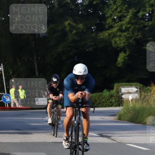 25.08.2024 - Elbe Triathlon Hamburg Fuchs,  Jonas http://msf.ph/oto/6867175 25.08.2024 09:28:17 Radfahren 55, 270, 358, 398 meine-sportfotos.de