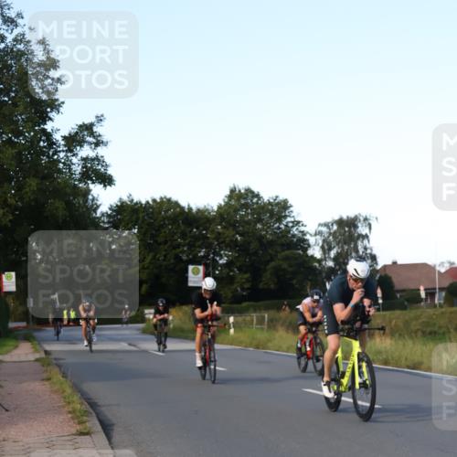 25.08.2024 - Elbe Triathlon Hamburg Fuchs,  Jonas http://msf.ph/oto/6867336 25.08.2024 09:28:33 Radfahren 431, 368, 421, 333, 341, 130 meine-sportfotos.de