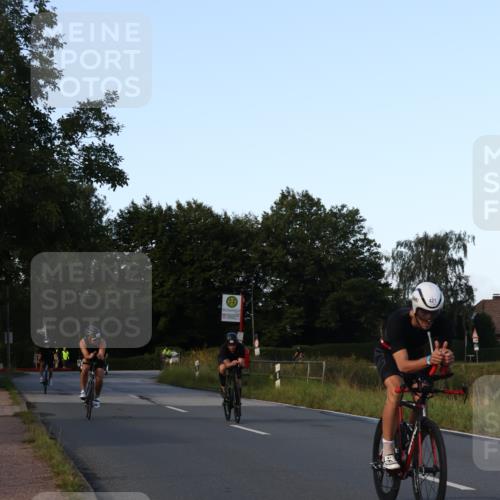25.08.2024 - Elbe Triathlon Hamburg Fuchs,  Jonas http://msf.ph/oto/6867350 25.08.2024 09:28:34 Radfahren 431, 368, 421, 333, 341, 130 meine-sportfotos.de