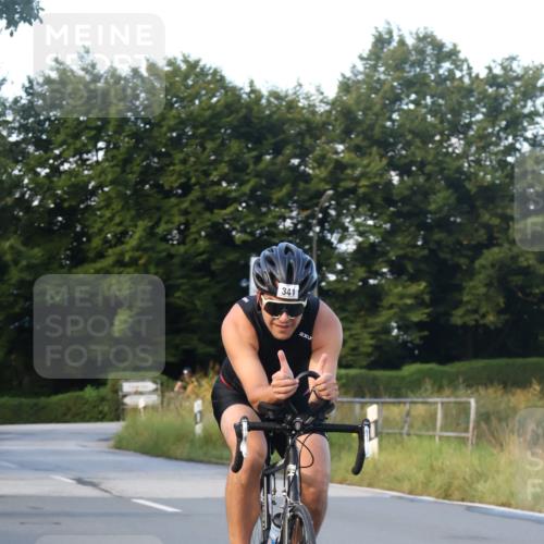 25.08.2024 - Elbe Triathlon Hamburg Fuchs,  Jonas http://msf.ph/oto/6867378 25.08.2024 09:28:36 Radfahren 431, 368, 421, 333, 341, 130, 388, 251 meine-sportfotos.de