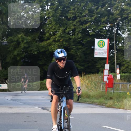 25.08.2024 - Elbe Triathlon Hamburg Fuchs,  Jonas http://msf.ph/oto/6867391 25.08.2024 09:28:37 Radfahren 431, 368, 421, 333, 341, 130, 388, 251 meine-sportfotos.de