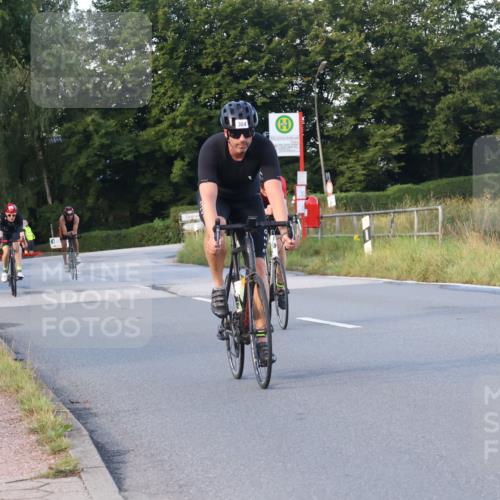 25.08.2024 - Elbe Triathlon Hamburg Fuchs,  Jonas http://msf.ph/oto/6867458 25.08.2024 09:28:44 Radfahren 388, 251, 384, 90, 290, 376, 381 meine-sportfotos.de
