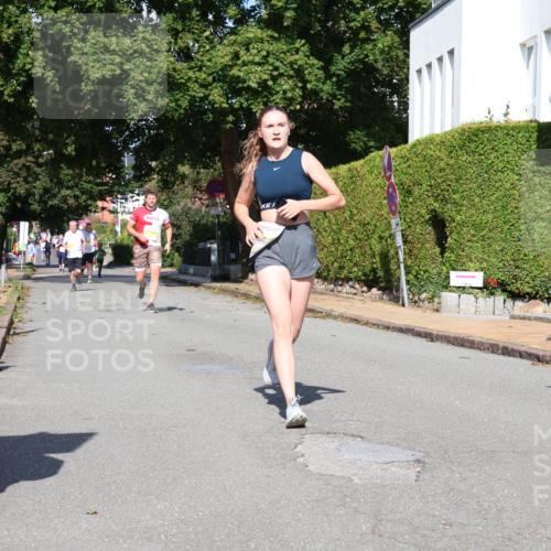 25.08.2024 - 20. Blankeneser Heldenlauf Strokosch-Dieckow http://msf.ph/oto/6867467 25.08.2024 10:29:05 Ziel 6085, 6296, 6337, 6417, 6422 meine-sportfotos.de