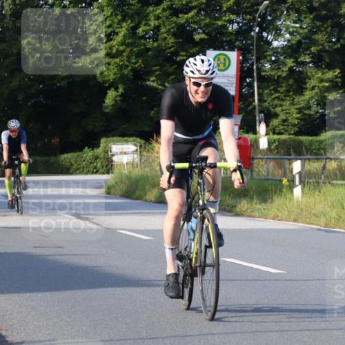 25.08.2024 - Elbe Triathlon Hamburg Fuchs,  Jonas http://msf.ph/oto/6867494 25.08.2024 09:28:50 Radfahren 384, 90, 290, 376, 381, 317 meine-sportfotos.de