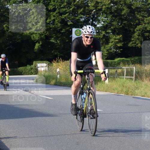 25.08.2024 - Elbe Triathlon Hamburg Fuchs,  Jonas http://msf.ph/oto/6867499 25.08.2024 09:28:50 Radfahren 384, 90, 290, 376, 381, 317 meine-sportfotos.de