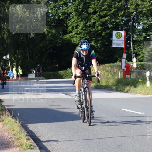 25.08.2024 - Elbe Triathlon Hamburg Fuchs,  Jonas http://msf.ph/oto/6867536 25.08.2024 09:28:57 Radfahren 317, 154, 152 meine-sportfotos.de