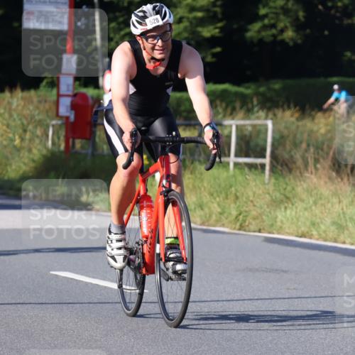 25.08.2024 - Elbe Triathlon Hamburg Fuchs,  Jonas http://msf.ph/oto/6867606 25.08.2024 09:29:08 Radfahren 152, 442, 418, 528, 111, 211, 406 meine-sportfotos.de