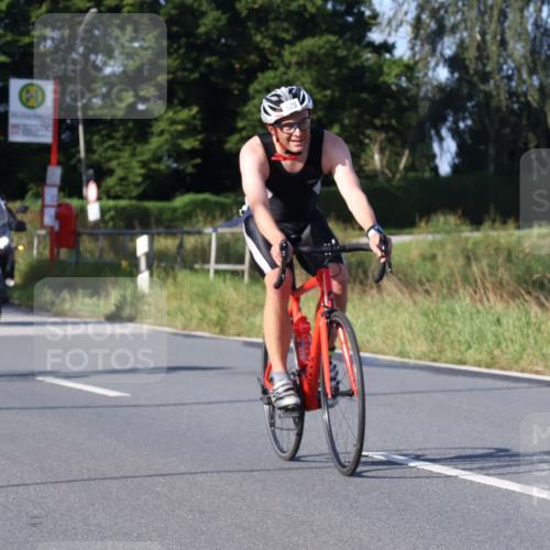 25.08.2024 - Elbe Triathlon Hamburg Fuchs,  Jonas http://msf.ph/oto/6867612 25.08.2024 09:29:08 Radfahren 152, 442, 418, 528, 111, 211, 406 meine-sportfotos.de