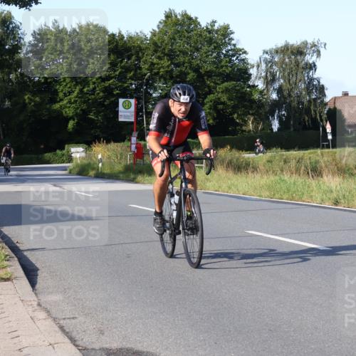 25.08.2024 - Elbe Triathlon Hamburg Fuchs,  Jonas http://msf.ph/oto/6867691 25.08.2024 09:29:14 Radfahren 528, 111, 211, 406, 131, 355, 374 meine-sportfotos.de