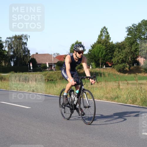 25.08.2024 - Elbe Triathlon Hamburg Fuchs,  Jonas http://msf.ph/oto/6867726 25.08.2024 09:29:19 Radfahren 406, 131, 355, 374, 264, 33, 63 meine-sportfotos.de