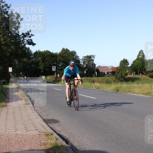 25.08.2024 - Elbe Triathlon Hamburg Fuchs,  Jonas http://msf.ph/oto/6867744 25.08.2024 09:29:20 Radfahren 131, 355, 374, 264, 33, 63 meine-sportfotos.de