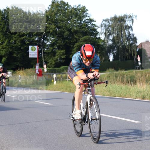25.08.2024 - Elbe Triathlon Hamburg Fuchs,  Jonas http://msf.ph/oto/6867782 25.08.2024 09:29:25 Radfahren 355, 374, 264, 33, 63, 135, 359 meine-sportfotos.de