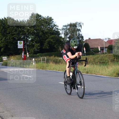 25.08.2024 - Elbe Triathlon Hamburg Fuchs,  Jonas http://msf.ph/oto/6867791 25.08.2024 09:29:26 Radfahren 264, 33, 63, 135, 359, 357 meine-sportfotos.de