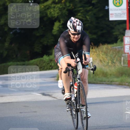 25.08.2024 - Elbe Triathlon Hamburg Fuchs,  Jonas http://msf.ph/oto/6867793 25.08.2024 09:29:29 Radfahren 264, 33, 63, 135, 359, 357 meine-sportfotos.de