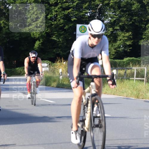 25.08.2024 - Elbe Triathlon Hamburg Fuchs,  Jonas http://msf.ph/oto/6867962 25.08.2024 09:29:54 Radfahren 66, 447, 98, 407, 138, 385, 401, 305 meine-sportfotos.de