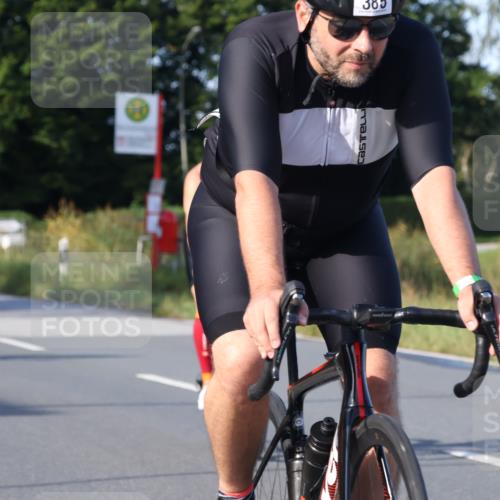 25.08.2024 - Elbe Triathlon Hamburg Fuchs,  Jonas http://msf.ph/oto/6867989 25.08.2024 09:29:55 Radfahren 447, 98, 407, 138, 385, 401, 305, 101 meine-sportfotos.de