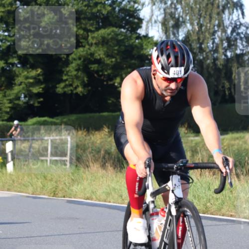25.08.2024 - Elbe Triathlon Hamburg Fuchs,  Jonas http://msf.ph/oto/6868002 25.08.2024 09:29:55 Radfahren 447, 98, 407, 138, 385, 401, 305, 101 meine-sportfotos.de