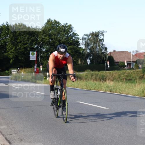 25.08.2024 - Elbe Triathlon Hamburg Fuchs,  Jonas http://msf.ph/oto/6868023 25.08.2024 09:29:57 Radfahren 98, 407, 138, 385, 401, 305, 101 meine-sportfotos.de