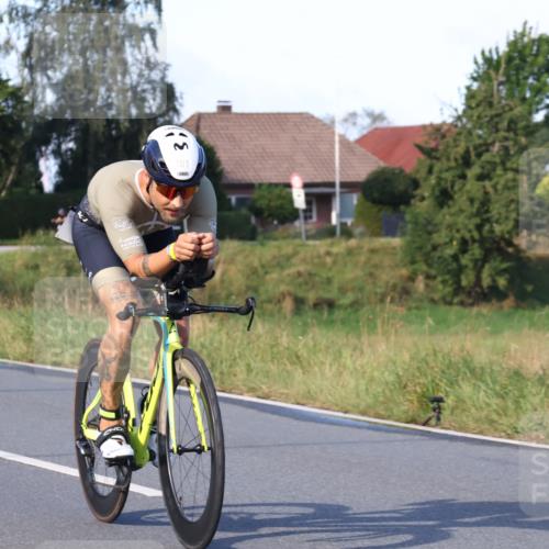 25.08.2024 - Elbe Triathlon Hamburg Fuchs,  Jonas http://msf.ph/oto/6868057 25.08.2024 09:30:01 Radfahren 401, 305, 101, 231, 221 meine-sportfotos.de