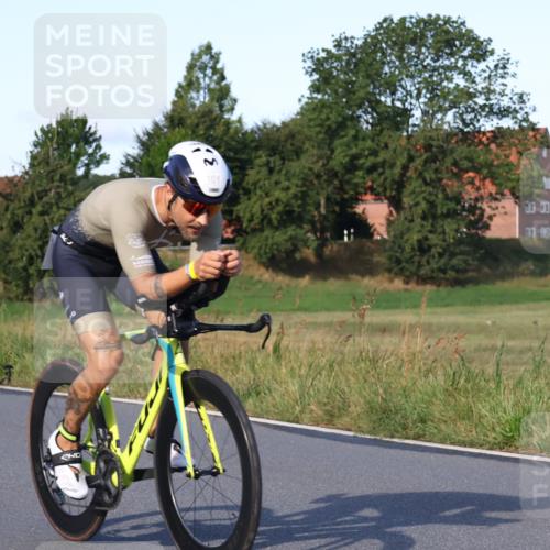 25.08.2024 - Elbe Triathlon Hamburg Fuchs,  Jonas http://msf.ph/oto/6868065 25.08.2024 09:30:02 Radfahren 305, 101, 231, 221 meine-sportfotos.de